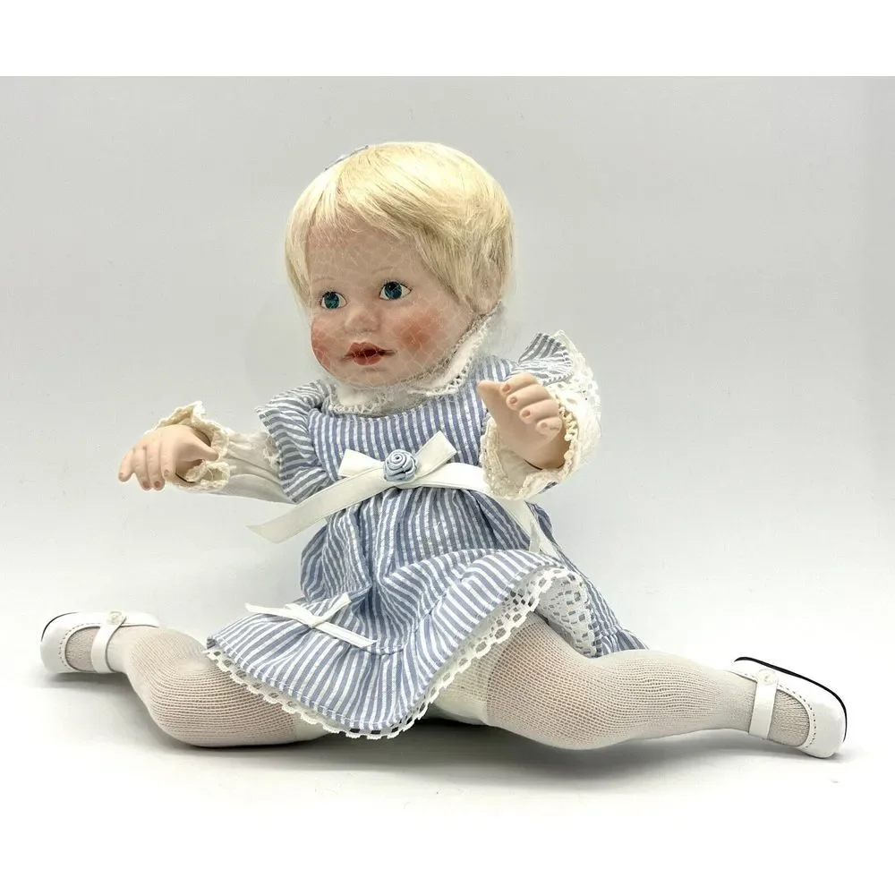 Dressing Up‎ Daisy Porcelain Doll By Elke Hutchens For The Danbury Mint 1990